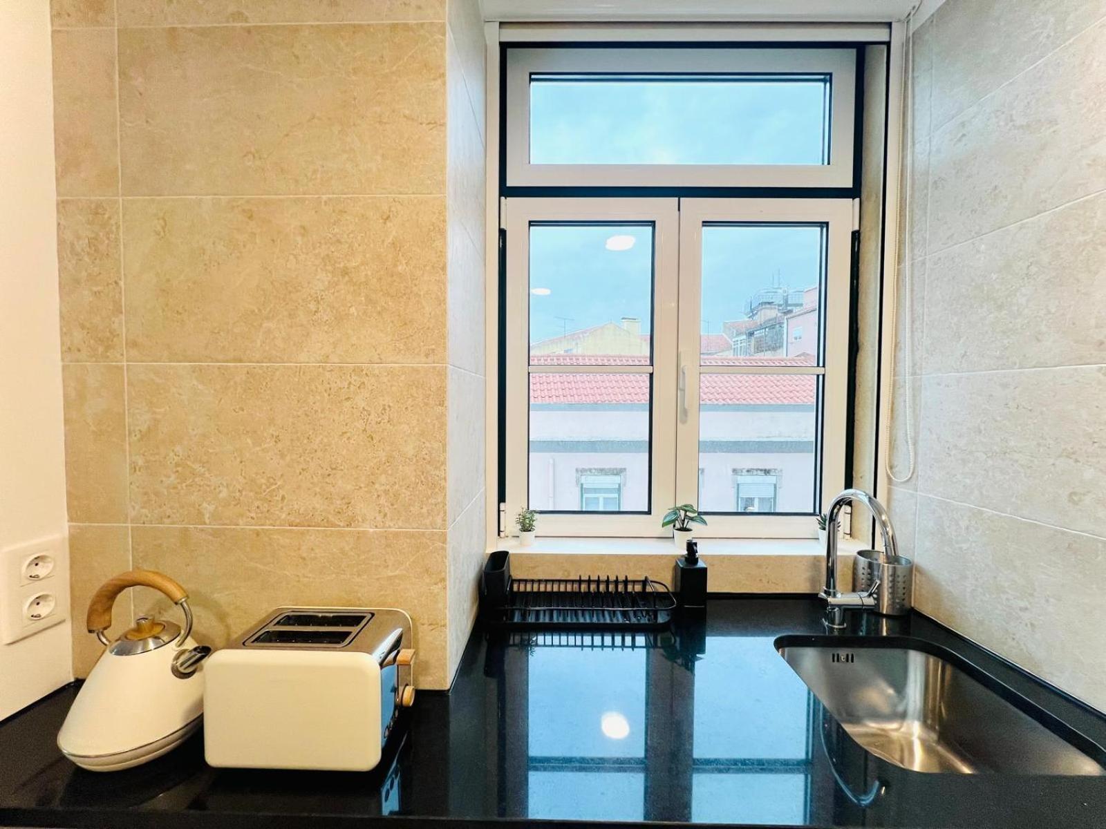 Lisbon Pink House II Beautiful 2 Bedroom Flat In City Center Exterior foto