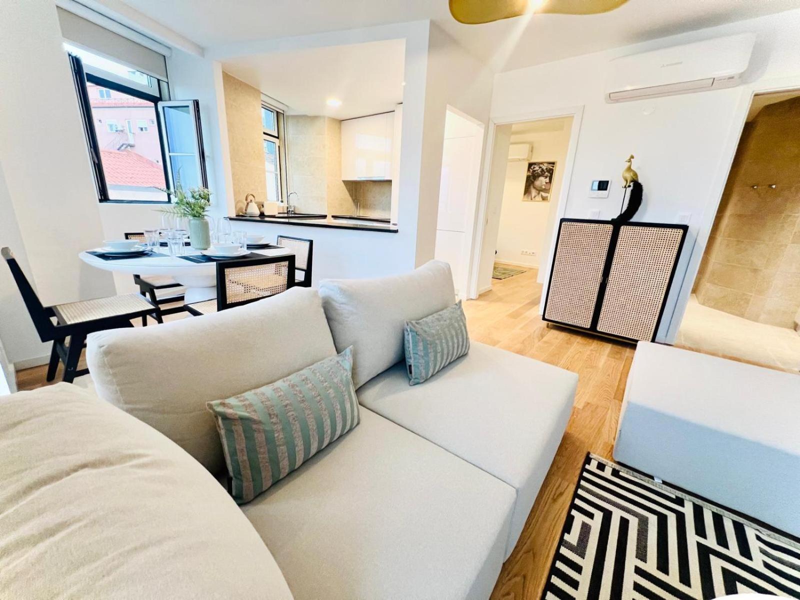 Lisbon Pink House II Beautiful 2 Bedroom Flat In City Center Exterior foto